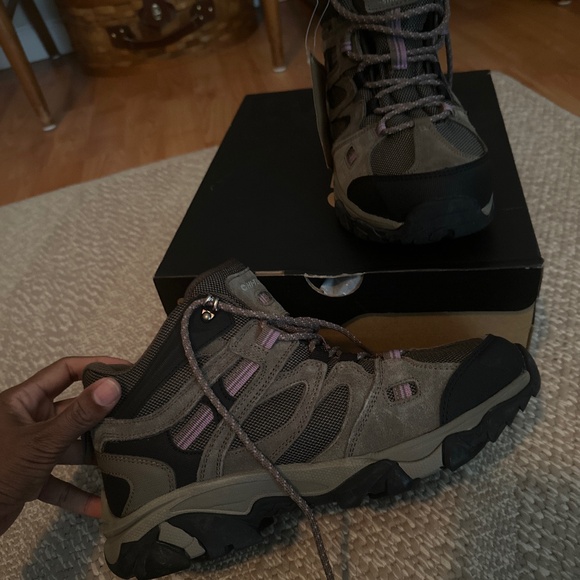 Hi-Tec Black and Brown Hiking Boots with Ankle Support - Picture 4 of 4